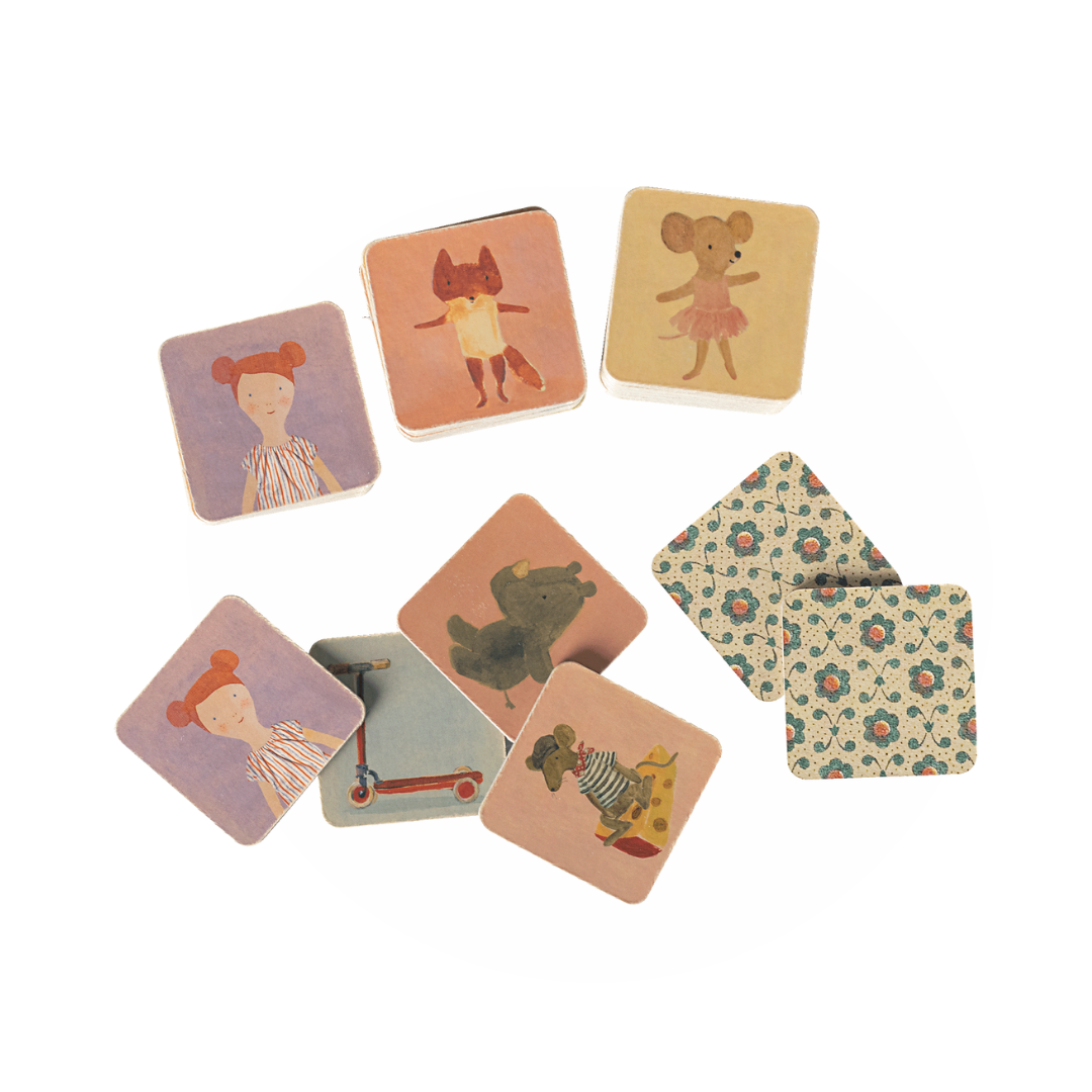  Close-up of Maileg memory game cards: Detailed illustrations inspired by Maileg's iconic toys.